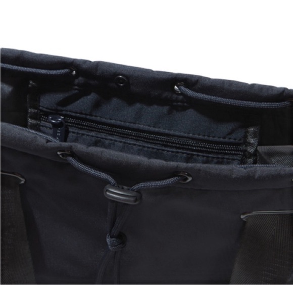 Beyond Yoga Black Convertible Gym Bag NWT - Picture 13 of 15